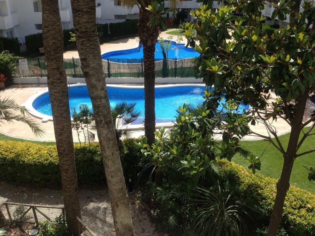 Holidays Royal Marine Roses Esterno foto